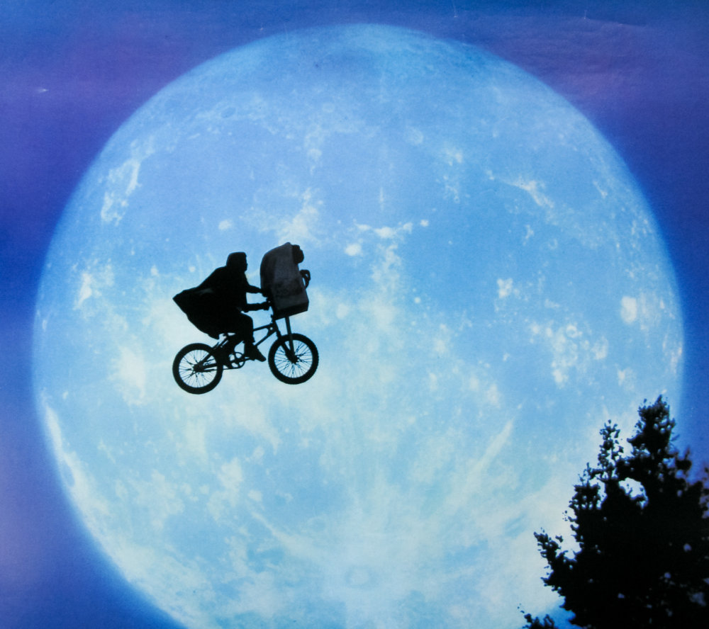 E.T. the Extra-Terrestrial / one sheet / bike over moon style / USA