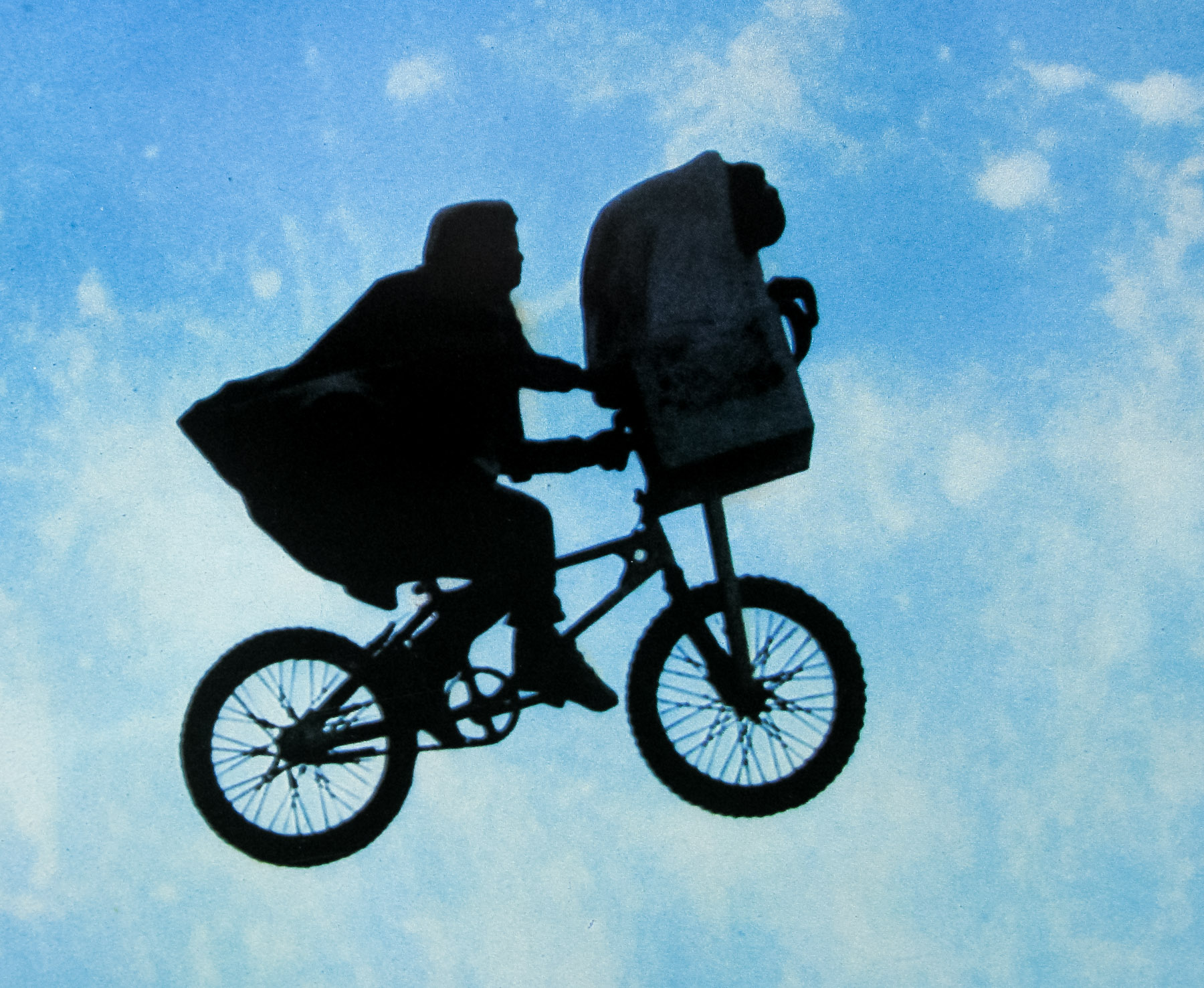 E.T. the Extra-Terrestrial / one sheet / bike over moon style / USA